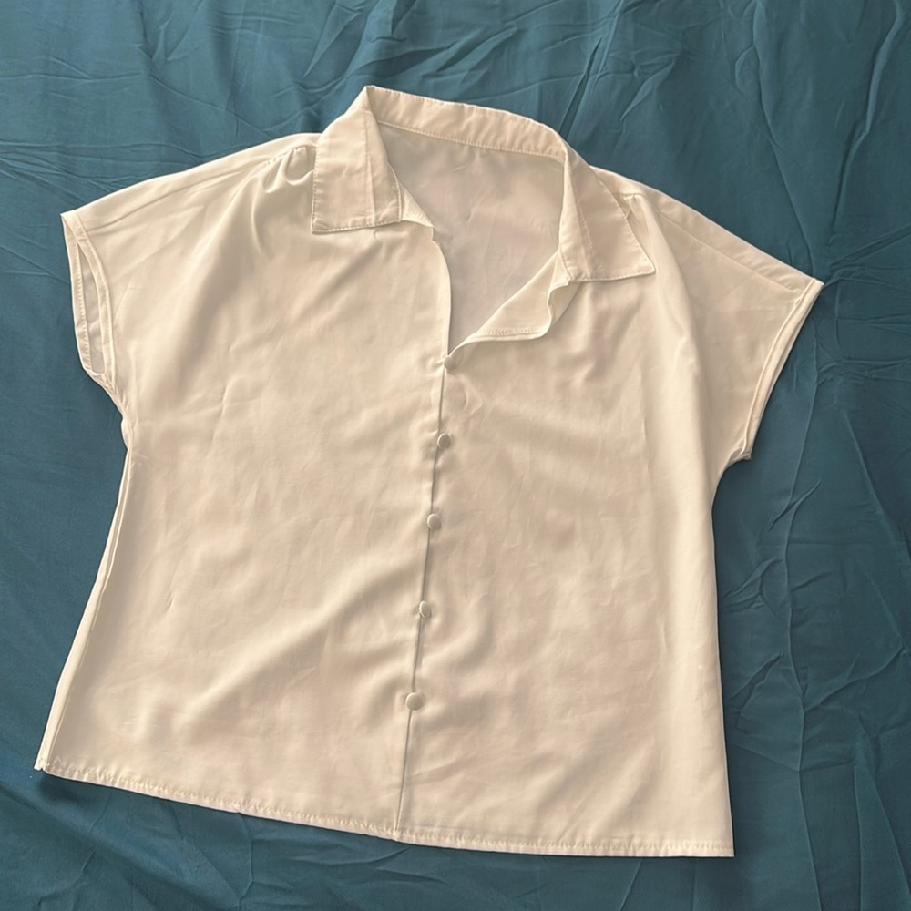 White shirt in size small